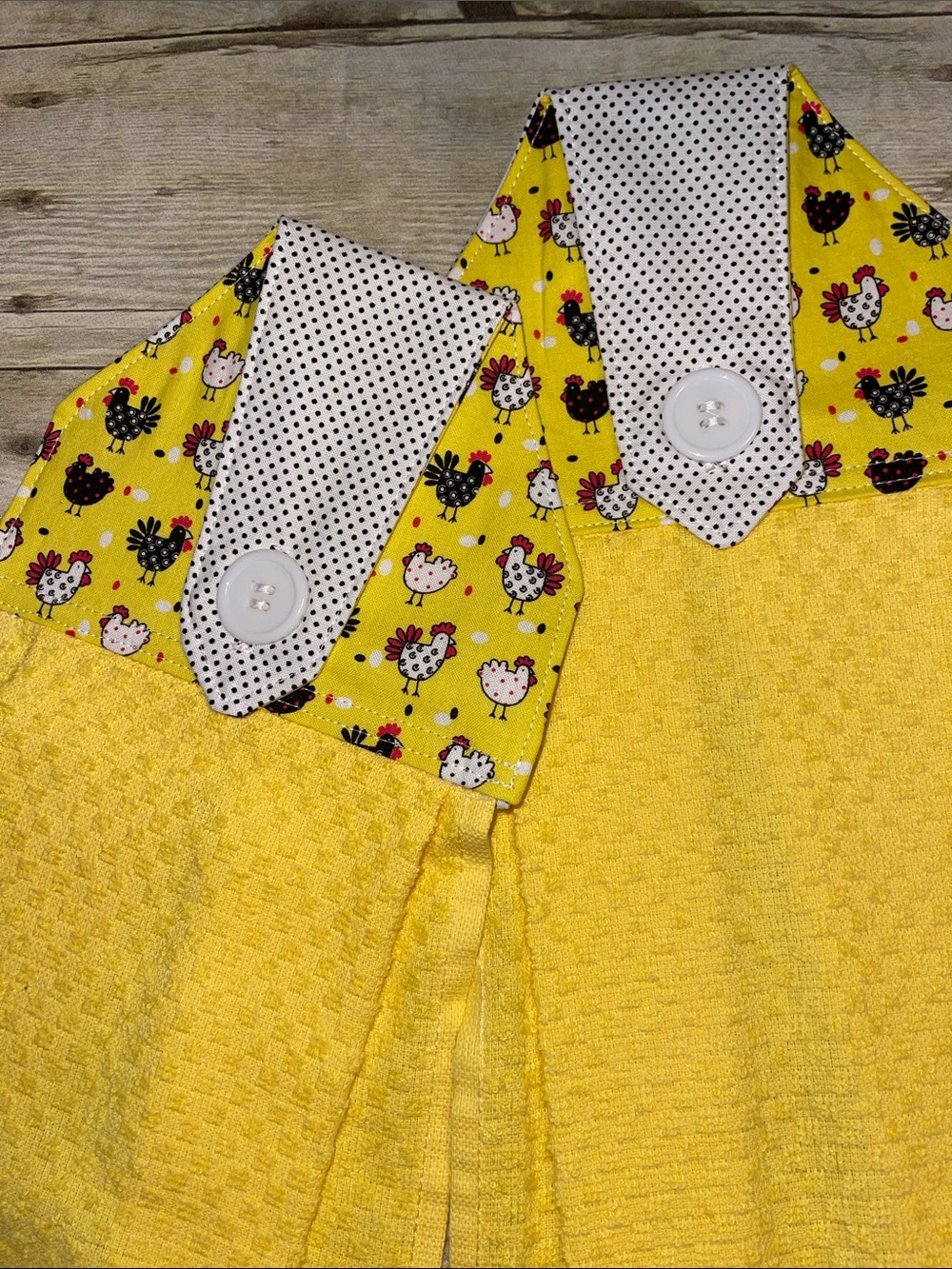 Chickens Sewn Top Hanging Towels Set of 2 Yellow & Black Button Closure - Picture 4 of 8